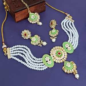 Étnico tradicional esmalte Kundan gargantilla Faux perla con cuentas collar pendiente Mangtikka conjunto de joyería nupcial, blanco - Product Image 1