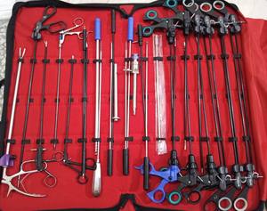 Juego de Instrumentos Quirúrgicos Laparoscópicos Manuales de Acero de Alta Calidad, Incluye Pinzas, Portaagujas y Diseccionadores - Product Image 5