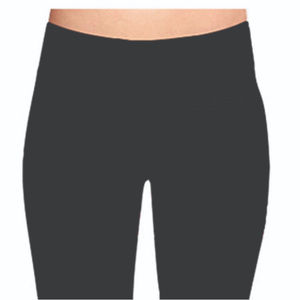 Leggings de fitness pour femmes de qualité supérieure, respirants, taille mi-haute, prix raisonnable, fabriqués au Pakistan - Product Image 4