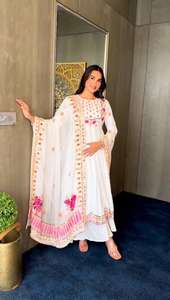 Nouveau Designer Brodé Anarkali Robe Premium Qualité Full Brodé Séquence Travail et Diamant Pierre Travail Georgette Outfit - Product Image 3