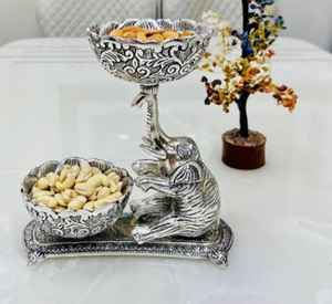 Plateau de service rond en métal avec motif de paon en émail pour la décoration de la maison - Product Image 5