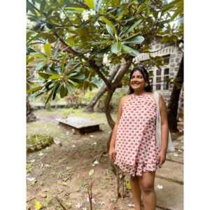 Ensemble de shorts d'été formels pour femme Fintastic, jupe moulante corail et haut long au-dessus du genou - Product Image 1