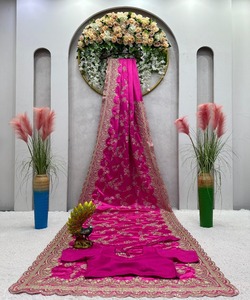 Sari en coton Rangoli multicolore à bas prix pour femmes avec broderie élégante et look traditionnel pour les fêtes de mariage Sari/Shari - Product Image 4