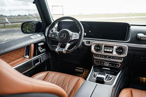 AMG G63 4x4² 2022, faible kilométrage, moteur silencieux, transmission automatique, toit ouvrant panoramique, éclairage LED, prêt à être expédié - Product Image 6