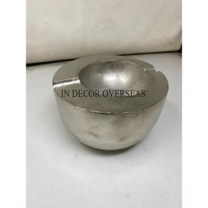 ที่เขี่ยบุหรี่โลหะเคลือบเงาสีเงินมาตรฐานสำหรับโรงแรมและร้านอาหารอุปกรณ์สำหรับสูบบุหรี่ - Product Image 1