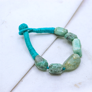 Memoria Jewels New Collection Natural Uneven Shaped Larimar Gemstone <b>Chakra</b> Healing Thread <b>Bracelet</b> IGI Certified Rajasthan - Product Image 3