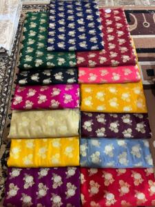 ชุดงานหัตถกรรมสำหรับงานแต่งงานทำจากผ้าไหมถักเครื่องแต่งกายหรูหรางานออกแบบได้ตามต้องการ - Product Image 2