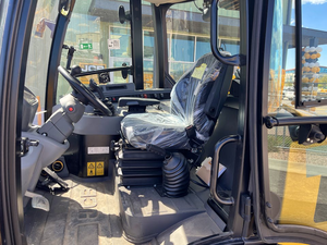 Chargeuse sur pneus compacte JCB 407 2024 pour la construction, cabine confortable, chargeuse compacte, grande capacité de levage - Product Image 5