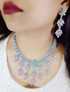 ชุดสร้อยคอพร้อมต่างหูคอลเลกชันเครื่องประดับอินเดียสำหรับเจ้าสาวที่มีคุณภาพสูง2025สินค้าหรูหราทำด้วยมือจำนวนมาก - Product Image 4