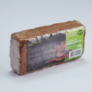 Briquetas de Cocopeat 100% naturales fabricadas en fábrica, 650g, usadas como ropa de cama para reptiles y anfibios a la venta - Product Image 1