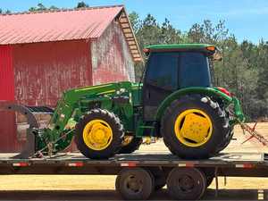 <b>Used</b> 2021 John De Ere 5075E Cab <b>Tractor</b> 4wd - Product Image 6