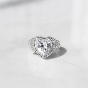 Anillo de Diamante Moissanite con Corte Brillante, Tendencia en la Industria, Plata de Ley 925, 6.20ctw, Engaste de Puntas, Claridad VVS Mejorada, Clásico - Product Image 1