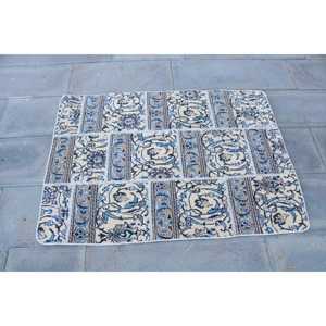 Alfombra Turca Vintage, Alfombra Pequeña de 3x4.1 pies, Alfombra de Lana con Estampado Animal Azul y Blanco - Product Image 4