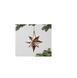Adornos colgantes navideños de metal hechos a mano ecológicos para la decoración de árboles y la exhibición festiva sostenible - Product Image 1
