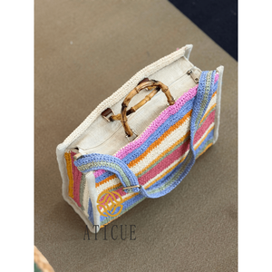 Sac fourre-tout rectangulaire élégant en raphia multicolore au crochet pour femme, fait main, 16x6x12 pouces, avec poignée en bois, idéal pour l'été - Product Image 3