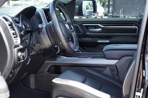 Raam 1500 Laramie Night Edition 4x4 2023, Gasolina, Bajo Kilometraje - Product Image 4