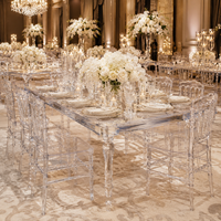 Table rectangulaire transparente en acrylique de qualité supérieure, élégante et durable, idéale pour les banquets, les fêtes et les mariages.