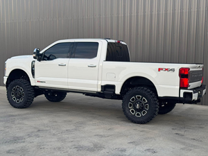 Camioneta Hilux 2024 de Uso Pesado, Estilo Platinum 4x4, Excelente Rendimiento, Potencia, Caja de Cambios Automática, Volante a la Izquierda, Tela Oscura R18 - Product Image 3