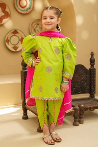 Magnifiques Salwar Kameez Lehenga Choli en acrylique ornés pour filles pakistanaises, pour les mariages, l'Aïd, les anniversaires et les célébrations - Product Image 2