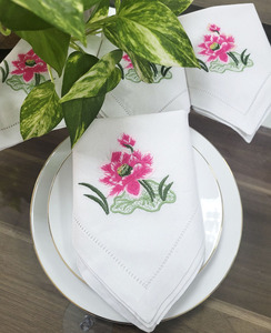 Serviette brodée Lotus rose de haute qualité nappe en coton ourlet pour mariages et fêtes taille personnalisée pour la maison et l'hôtel - Product Image 3