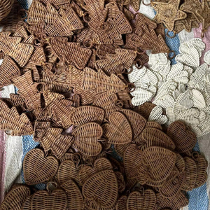 Juego de adornos navideños de mimbre de ratán rústico de Vietnam para decoración de árboles naturales y decoración navideña artesanal hecha a mano - Product Image 4