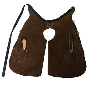 Tablier de maréchal-ferrant personnalisé, durable, réutilisable, en cuir, de protection professionnelle, noir, pour le sablage des sabots de cheval, confortable à porter - Product Image 1