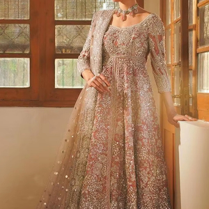Vestido elegante-deslumbrante-nupcial Lehenga,Anarkali y dupatta con Dabka pesado adornado, perla, piedra, trabajo de bordado de cuentas = 2025 - Product Image 1