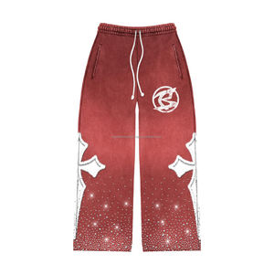 Pantalon de survêtement en molleton de coton et polyester de qualité supérieure 360 GSM, tissu lavé bordeaux, panneau appliqué, détail en strass, logo imprimé - Product Image 4