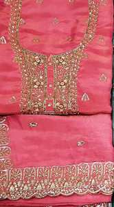 Salwar Kameez tradicional indio de mujer bordado a mano sin costuras de diseñador moderno con protección solar para fiesta tamaño libre - Product Image 3