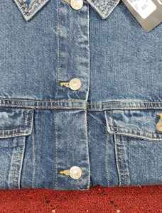 Veste en jean écologique matelassée en coton vierge personnalisé à la mode de haute qualité à manches longues et à bouton unique pour les femmes d'hiver - Product Image 3