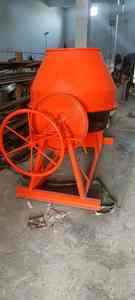 Malaxeur à béton robuste avec tambour en acier et mécanisme à engrenages à manivelle pour le mélange de béton et de mortier sur chantier - Product Image 3