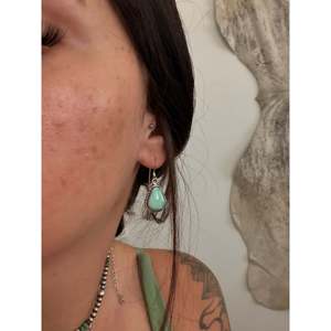 Vintage Navajo Handmade Drop <b>Earrings</b> <b>Black</b> Jack Turquoise & Sterling Silver Water Drop Shape - Product Image 2
