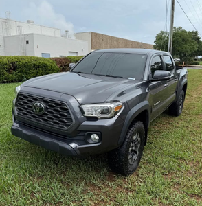 Toyota Tacoma 2020 d'occasion - Cabine Double - TRD Off-Road - Pick-up 4 portes - Benne de 5 pieds - À vendre - Product Image 5