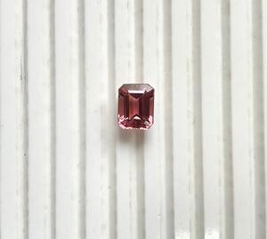 Piedra de corte facetado Octágono turmalina Rosa melocotón de 4,88 quilates de calidad superior para fabricación de joyería fina Natural - Product Image 1