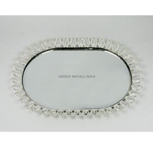 Sleek Black Metal Serving Tray Set With Elegant Gold Accents and Unique Curved Design Perfect for Stylish Home Organization - Product Image 5