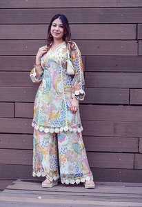 Nouveau haut à impression numérique georgette lourde de créateur pour l'hiver pour la fête-Collection Pent - Product Image 3