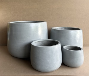 Maceta decorativa vietnamita de precio barato, macetas modernas brillantes y mate de fibra de vidrio resistente a los rayos UV, macetas de jardín de flores con pintura - Product Image 4