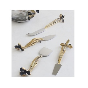 Ensemble de couverts au design extrêmement soigné avec manche en feuille en métal couleur or, ensemble cuillère et fourchette au prix le plus bas - Product Image 2