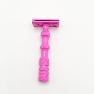 Aroosh Corp AC-SR-005 rose vif titane solide en acier inoxydable 3 pièces rasoir de sécurité à double tranchant pour hommes kit de rasage - Product Image 2