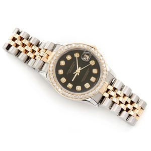 Reloj de Lujo de Edición Limitada con Caja Redonda de Cuarzo, Correa de Oro Amarillo, Moissanita y Cristal de Zafiro - Product Image 3