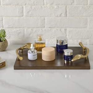 Plateau de service en bois élégant de haute qualité avec poignée en métal doré pour salle à manger cuisine et accessoire de vaisselle forme Rectangle - Product Image 3