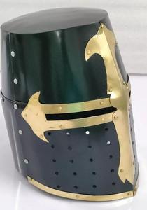 หมวกกันน็อคอัศวินครูเซดเดอร์ยุคกลางทำด้วยมือพร้อมไม้กางเขนทองเหลืองเกราะทนทานแบบประวัติศาสตร์สีดำอ่อนหมวกกันน็อคที่ยอดเยี่ยม - Product Image 4