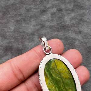 Pendentif Labradorite verte fait à la main en argent Sterling 925 bijoux ovales en pierres précieuses collier élégant pour les femmes cadeau - Product Image 6