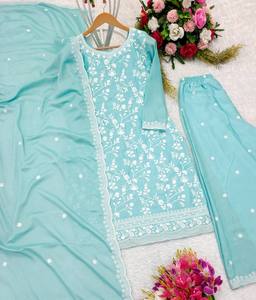 Dernier Designer Pure Chinnon Soie Avec Broderie Lourde Fil De Coton Travail Palazzo Suit Par FabZone - Product Image 4