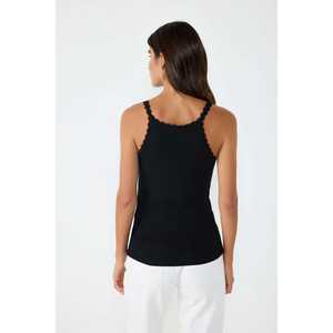 Blusa de Encaje con Tirantes Finos - Product Image 5