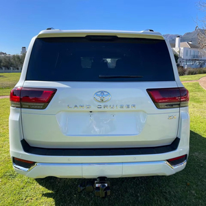 2025 pour Toyota pour Land Cruiser 300 3.3D ZX Sièges en cuir à conduite droite et à gauche-Usagés - Product Image 1