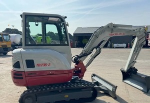 รถขุดขนาดเล็ก Takeuchi TB235-2 ขนาด 3.5 ตัน เครื่องยนต์ดีเซล แบบตีนตะขาบ |   อุปกรณ์ก่อสร้างระบบไฮดรอลิก – ราคาขายส่งที่ดีที่สุด - Product Image 2