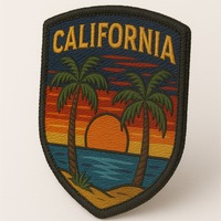 Écussons Souvenirs Brodés à la Machine Personnalisés |   Cadeaux de badges de voyage |   Écussons thermocollants/autocollants en velcro en gros pour les événements, les boutiques et les excursions