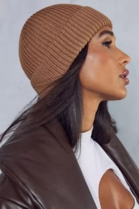 Bonnet tricoté d'hiver en stock pour femmes Bonnet épais et chaud en tricot câblé Vente en gros - Product Image 5