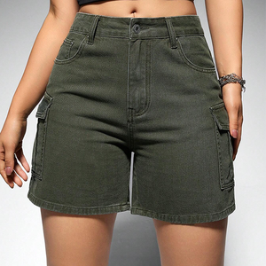 Shorts de mezclilla holgados para hombre, color verde oscuro, estilo cargo, con bolsillos laterales, corte regular, cierre de botones y cremallera. - Product Image 3